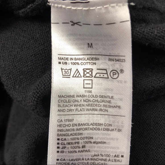 Old Navy Men’s Black V-Neck Sweater Size Medium - Picture 4 of 4